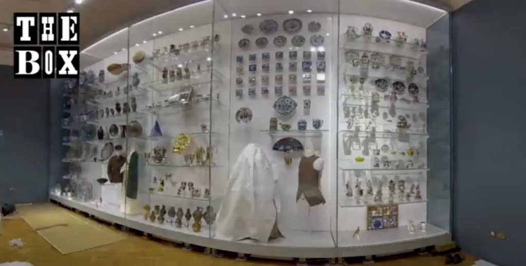 the box display image